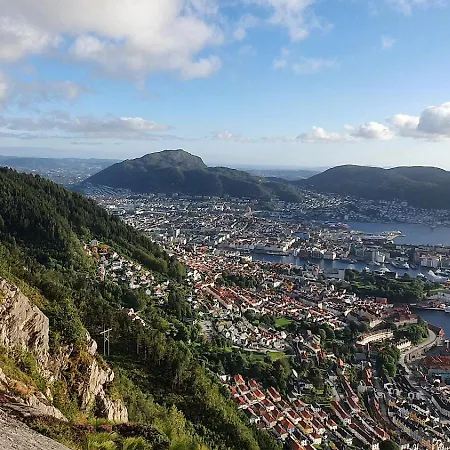 Modern By The Sea Lejlighed