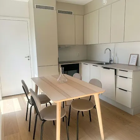 Modern By The Sea * Μπέργκεν
